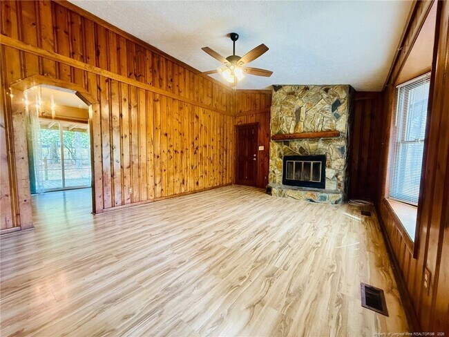 Building Photo - 210 Tiverton St