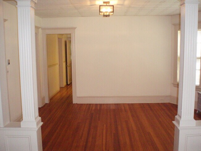 Building Photo - 82 Porter St