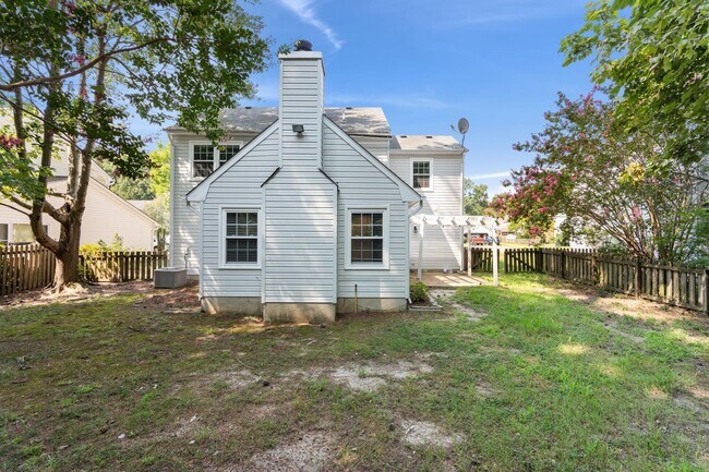 Building Photo - Charming 3 Bedroom, 2.5 Bath Home in Coventry