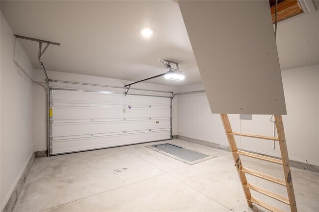 Building Photo - 3817 Lleyton Dr