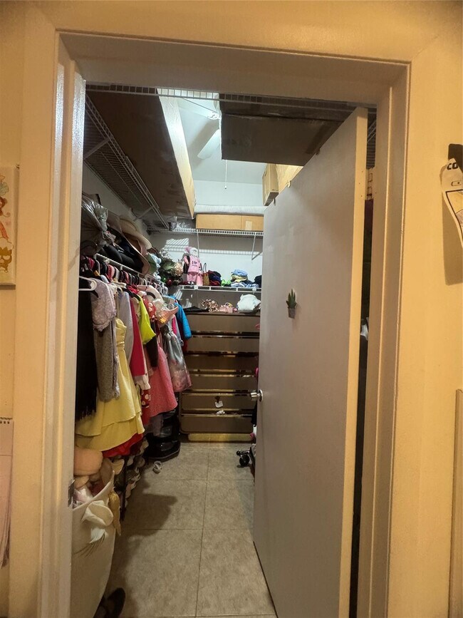 Building Photo - 7420 W 20th Ave