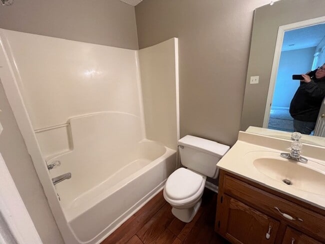 Building Photo - Renovated 2 Bedroom 2 Bath Home for Rent!!