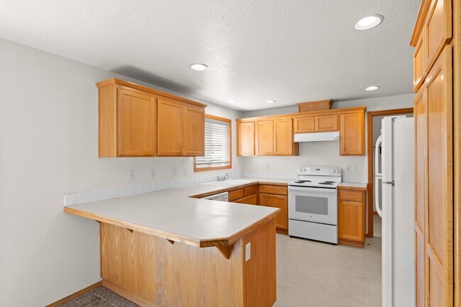 Building Photo - Woodstock 3 Bedroom Single Family Home