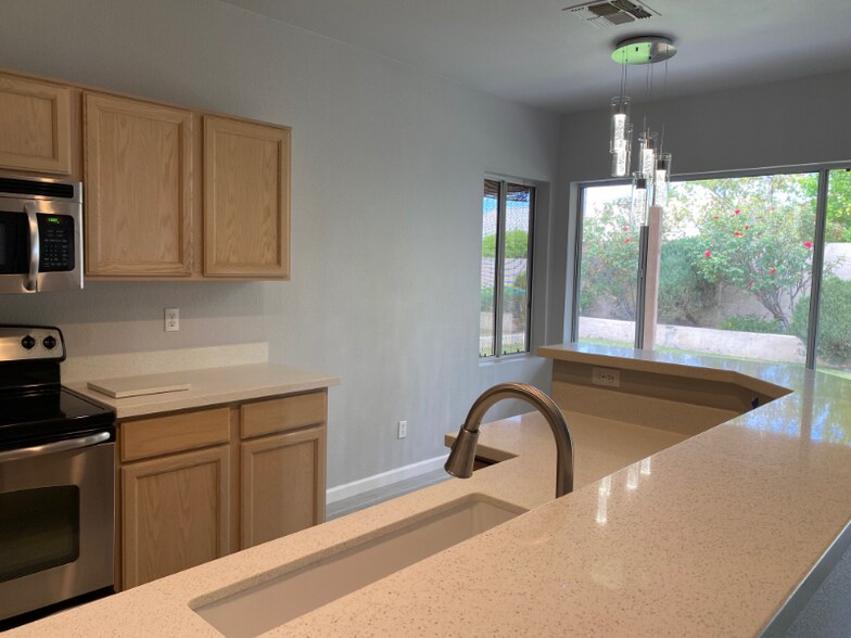 Building Photo - 3358 E Wickieup Ln