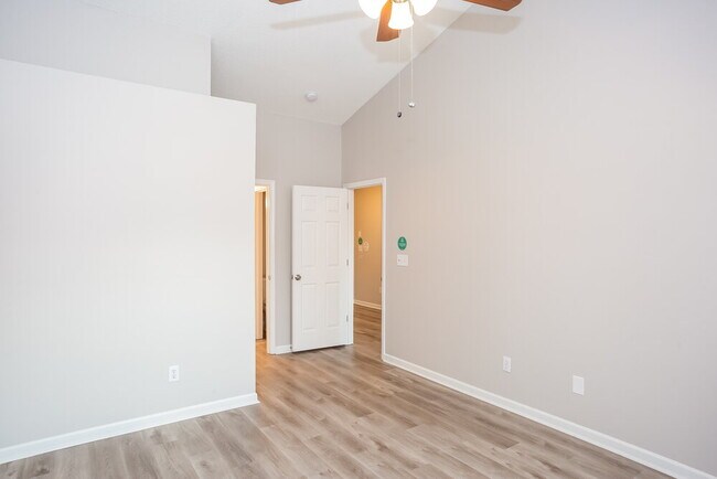 Building Photo - 5839 Mahogany Pl SW