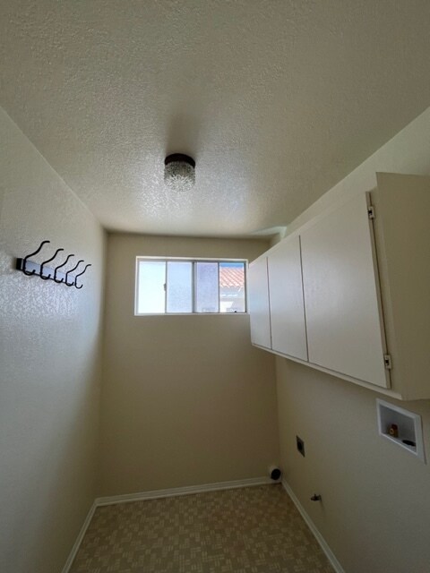 Laundry room - 2419 Clark Ln