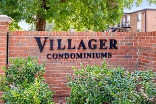 Building Photo - 2601 Hillsboro Pike