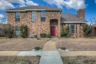 Building Photo - Quiet Rowlett Gem with High Ceilings & Private Backyard