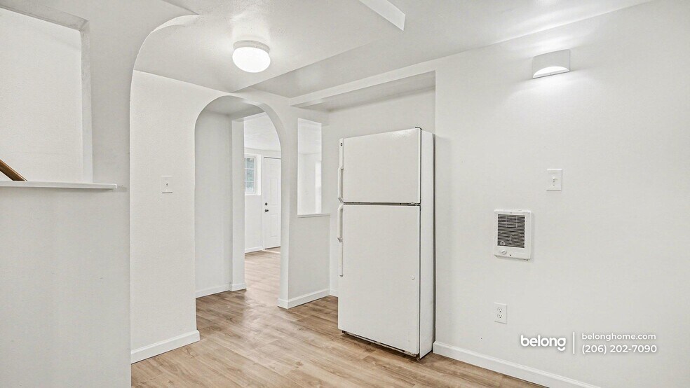 Building Photo - 16702 Linden Ave N