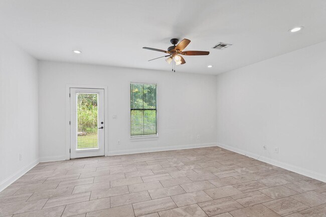 Building Photo - 3535 Knight Ln