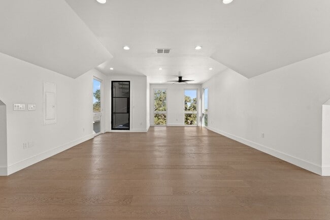 Building Photo - 3814 Wadford St