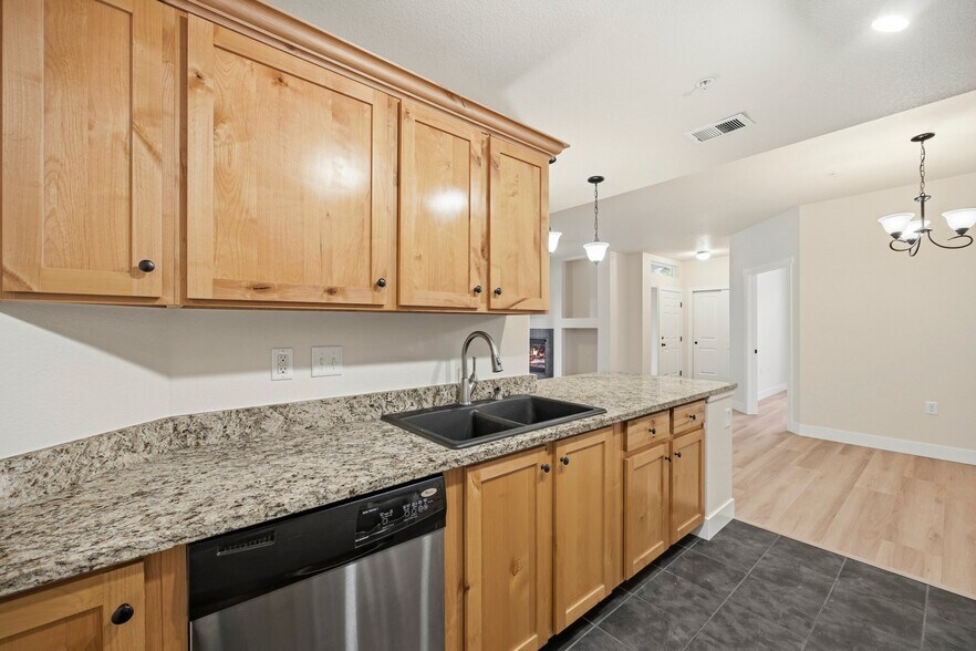 Building Photo - 2445 Windrow Dr