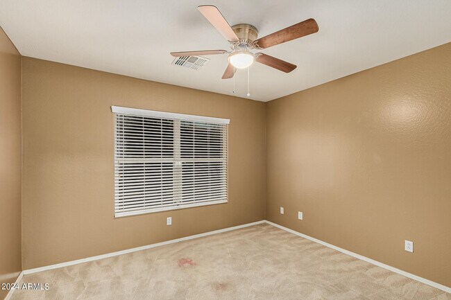 Building Photo - 1710 S 118th Dr