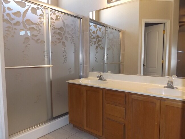 Building Photo - COMING SOON WITH A PRIVATE POOL IN GREAT GILBERT LOCATION!!!!