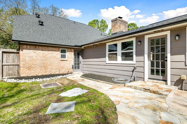 Building Photo - 6527 Rippling Hollow Dr