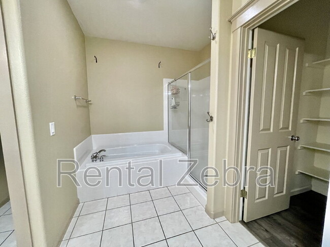 Building Photo - 233 Craftman Ct