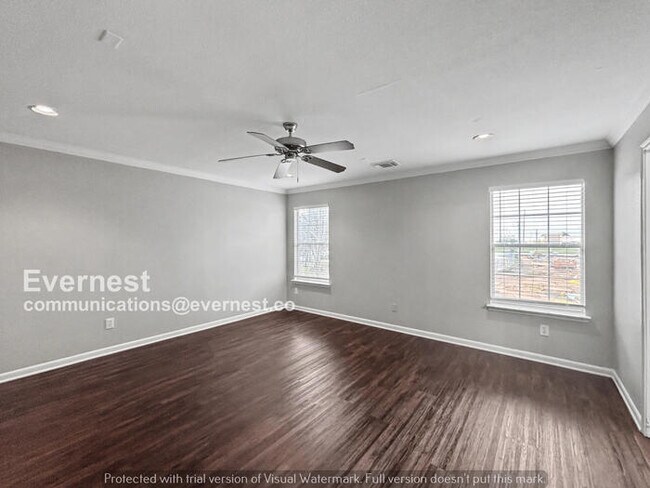 Building Photo - 3 Bed/2 Bath Home with Garage / Pet-Friendly / Available Now!