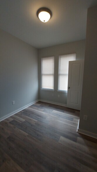 Building Photo - 1510 W Hazzard St