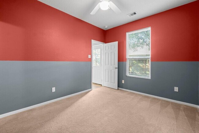 Building Photo - 2402 Lofty Falls Ct