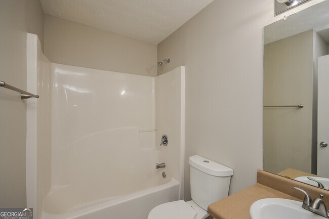 Building Photo - 90 Emerson Trail