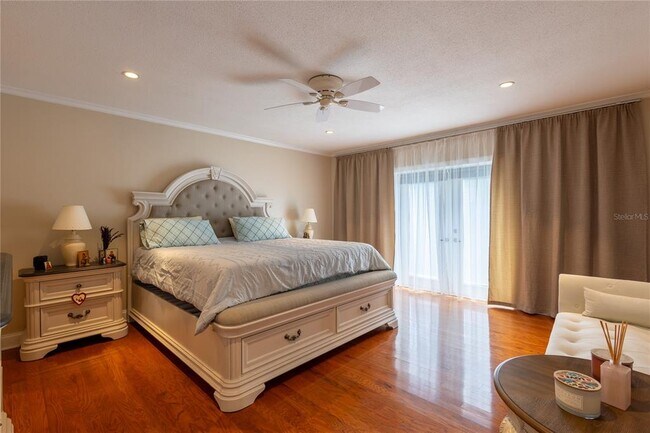 Building Photo - 615 Valle Vista Dr