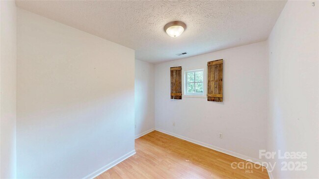 Building Photo - 5229 Mt Holly-Huntersville Rd