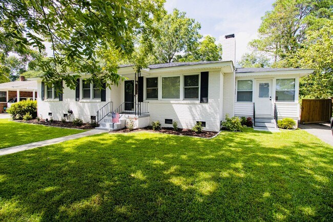 Building Photo - Stunning 3 Bedroom, 2 Bathroom in West Col...
