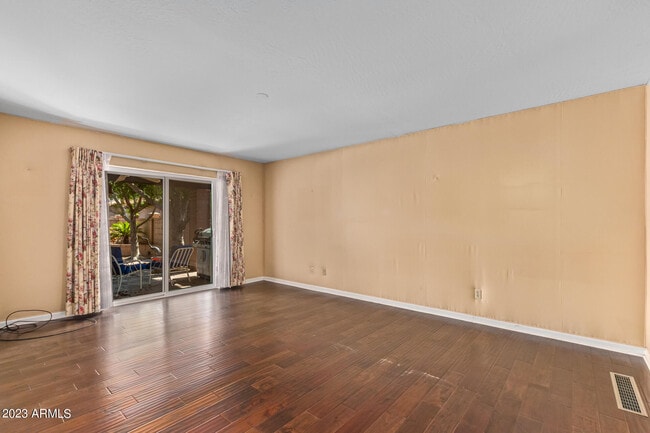 Building Photo - 6824 N 17th Pl