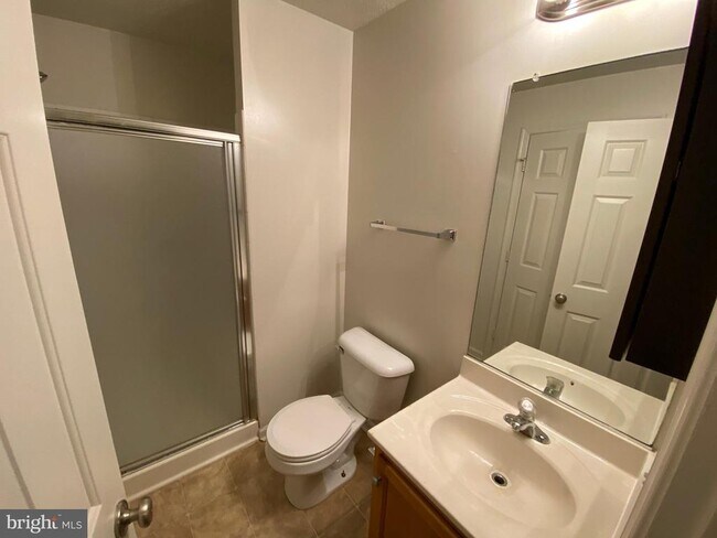 Building Photo - 4249 Normandy Ct