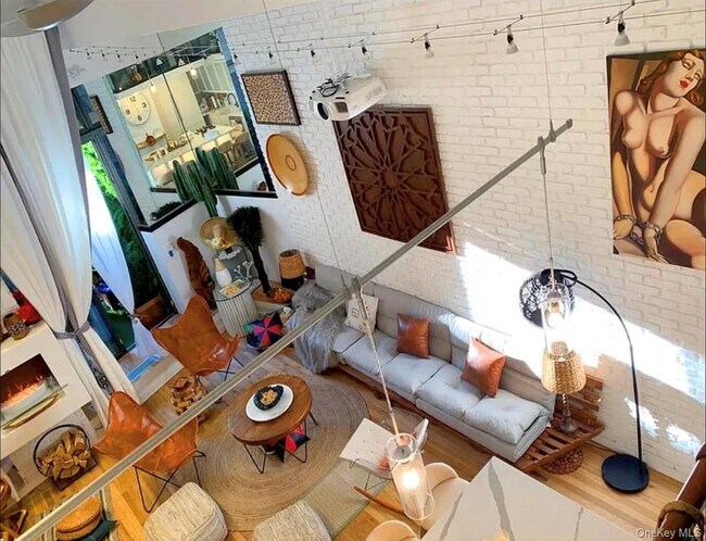 Building Photo - 130 Barrow St