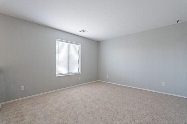 Building Photo - Stunning Two Story in Laveen!