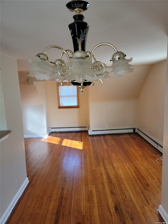 Building Photo - 48 Hendrick Ave