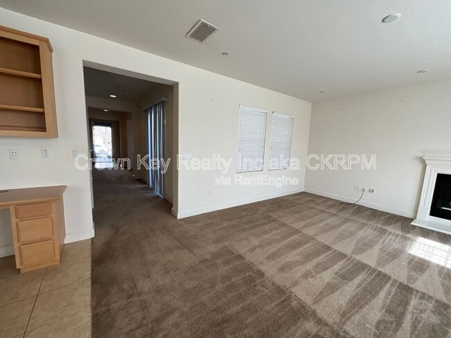 Building Photo - 546 W Campania Way