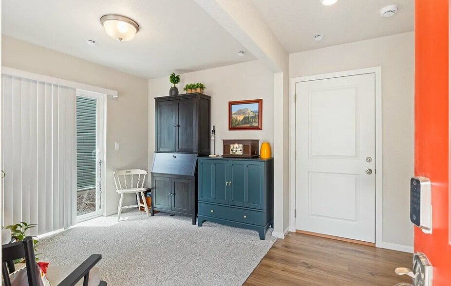 Building Photo - 9440 Oro City Loop
