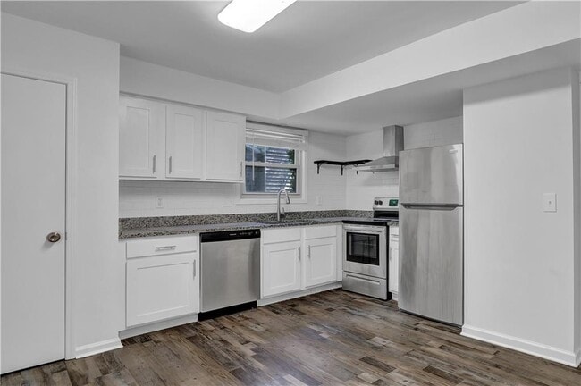 Building Photo - 4520 Coopers Creek Cir SE