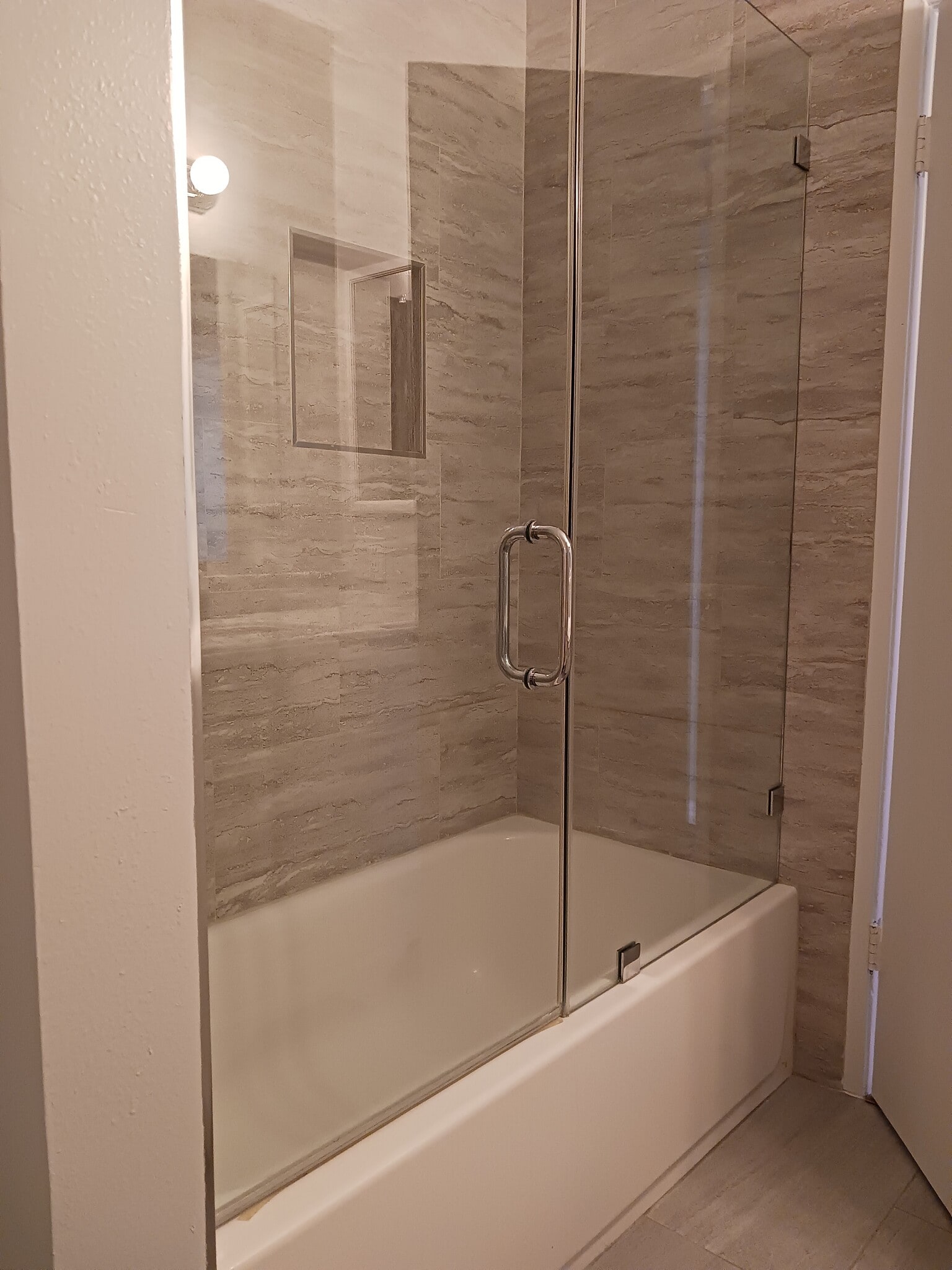 Building Photo - 719 N Eucalyptus Ave