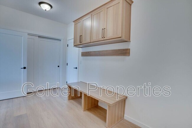 Building Photo - 7768 N Girard Cir