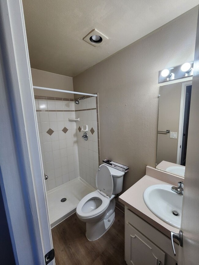 Building Photo - 8712 Mariposa St