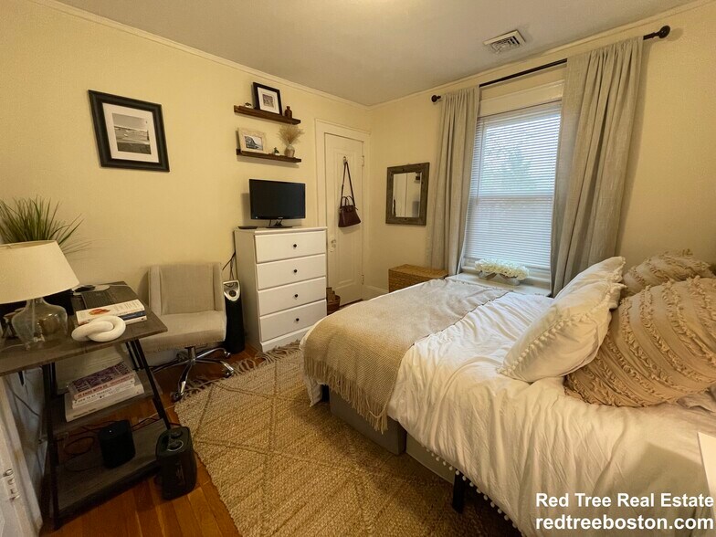 Building Photo - 30 Harris St