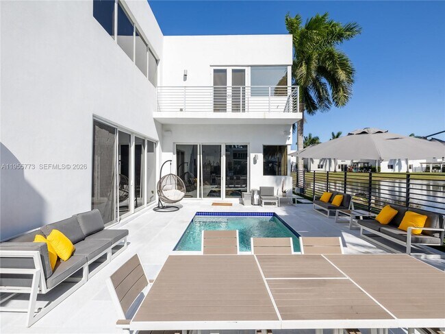 Building Photo - 7451 NW 103rd Ct