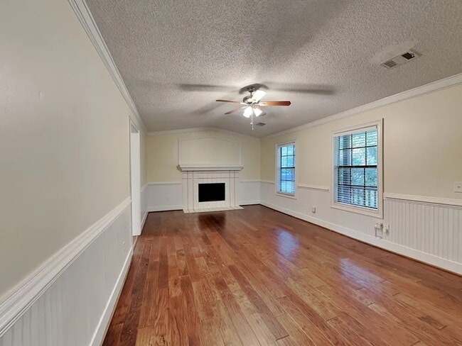 Building Photo - 3974 Irvindale Rd NW