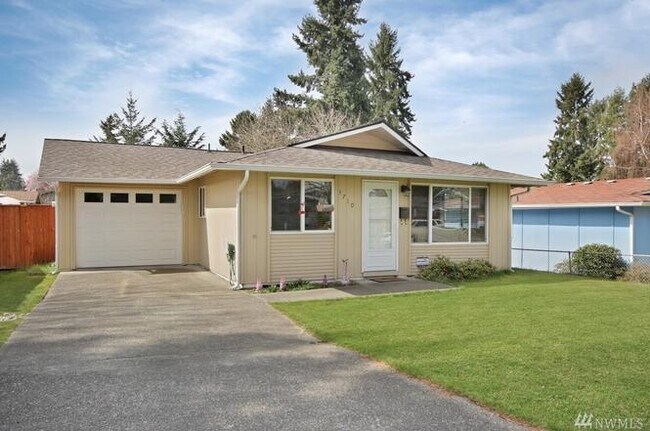 Building Photo - HOME SWEET HOME. .. 3 Bedroom Rambler with...