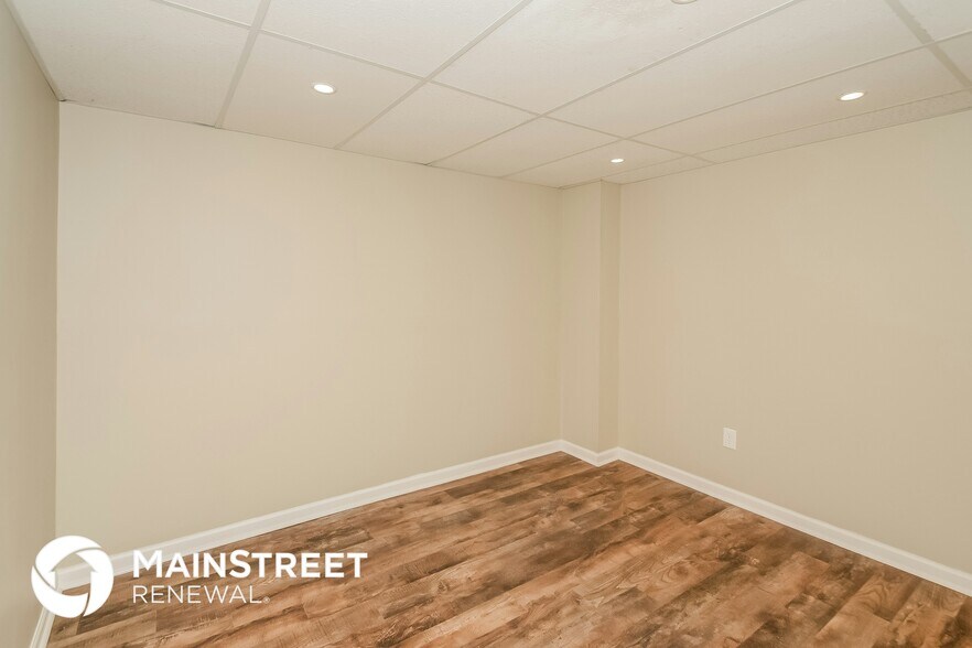 Building Photo - 30 Meadows Dr