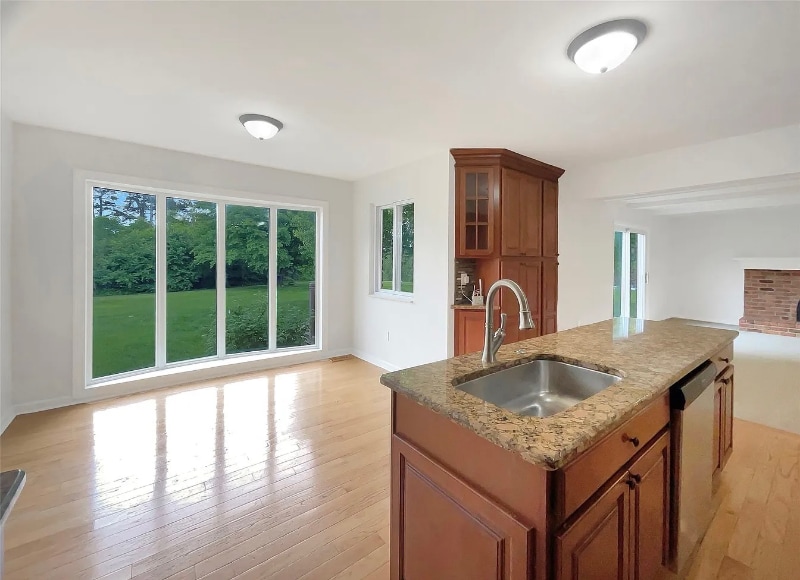 Building Photo - 893 Dartmouth Dr