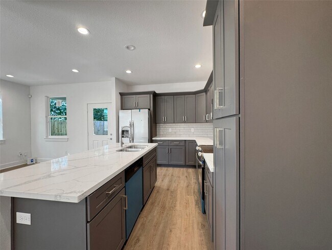 Building Photo - 5427 Bellfort Ave
