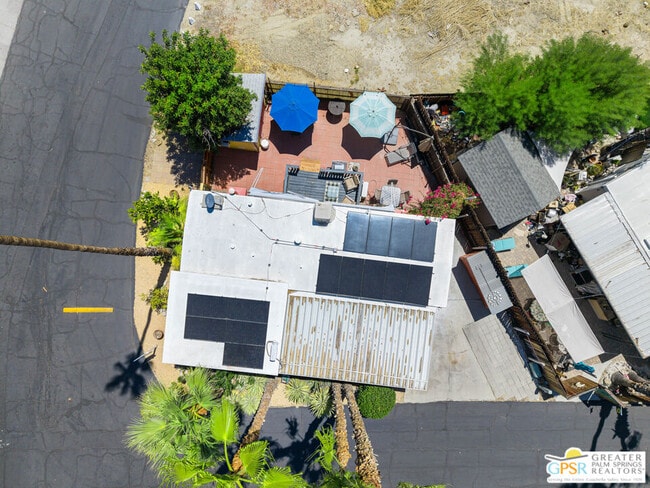 Building Photo - 306 Logenita St