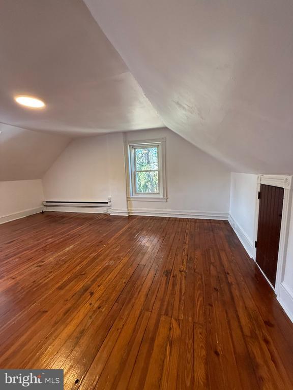 Building Photo - 33 E 4th St
