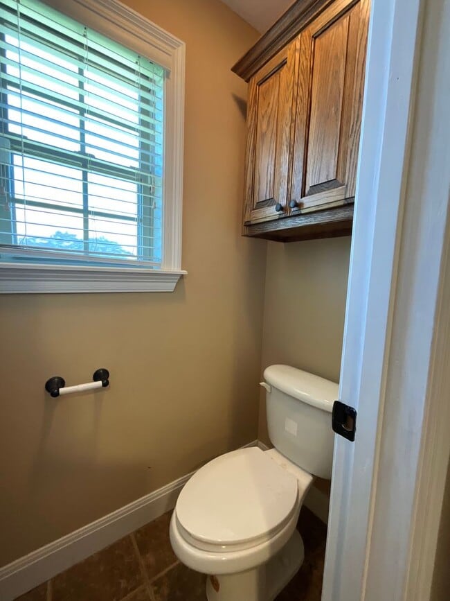 Building Photo - 110 James Dr