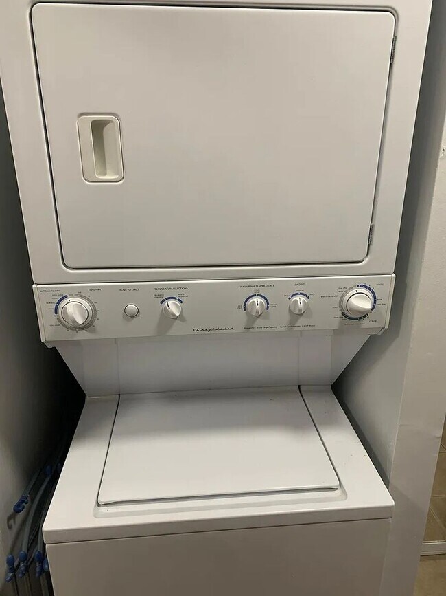 Building Photo - 736 S 20th St