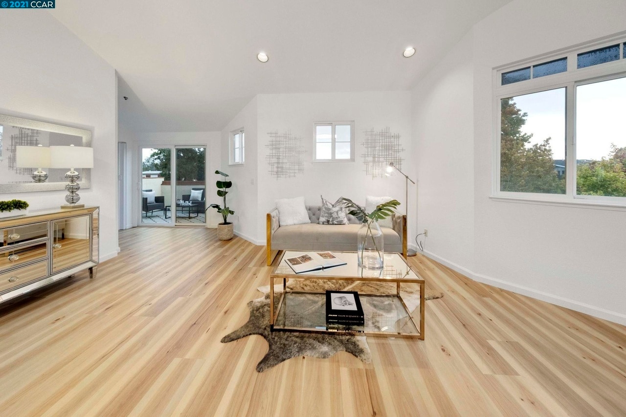 Living Room - 2615 Telegraph Ave